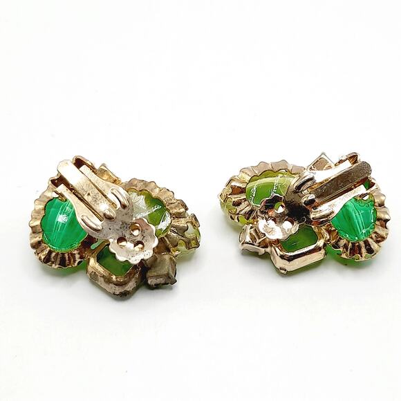 Vintage Green Glass Clip Earrings, Cupcake Setting, Mid-Century Jewelry - Picture 7 of 10